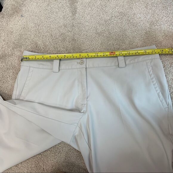 NIKE Golf beige capris Sz 12 - Picture 11 of 12